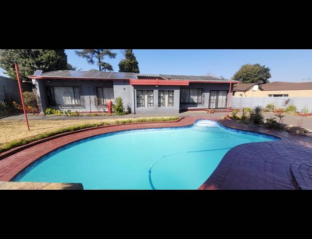 3 BEDROOM HOUSE FOR SALE IN BRACKENDOWNS